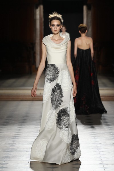Tony Ward Fall Winter 2015-2016 Fashion Show